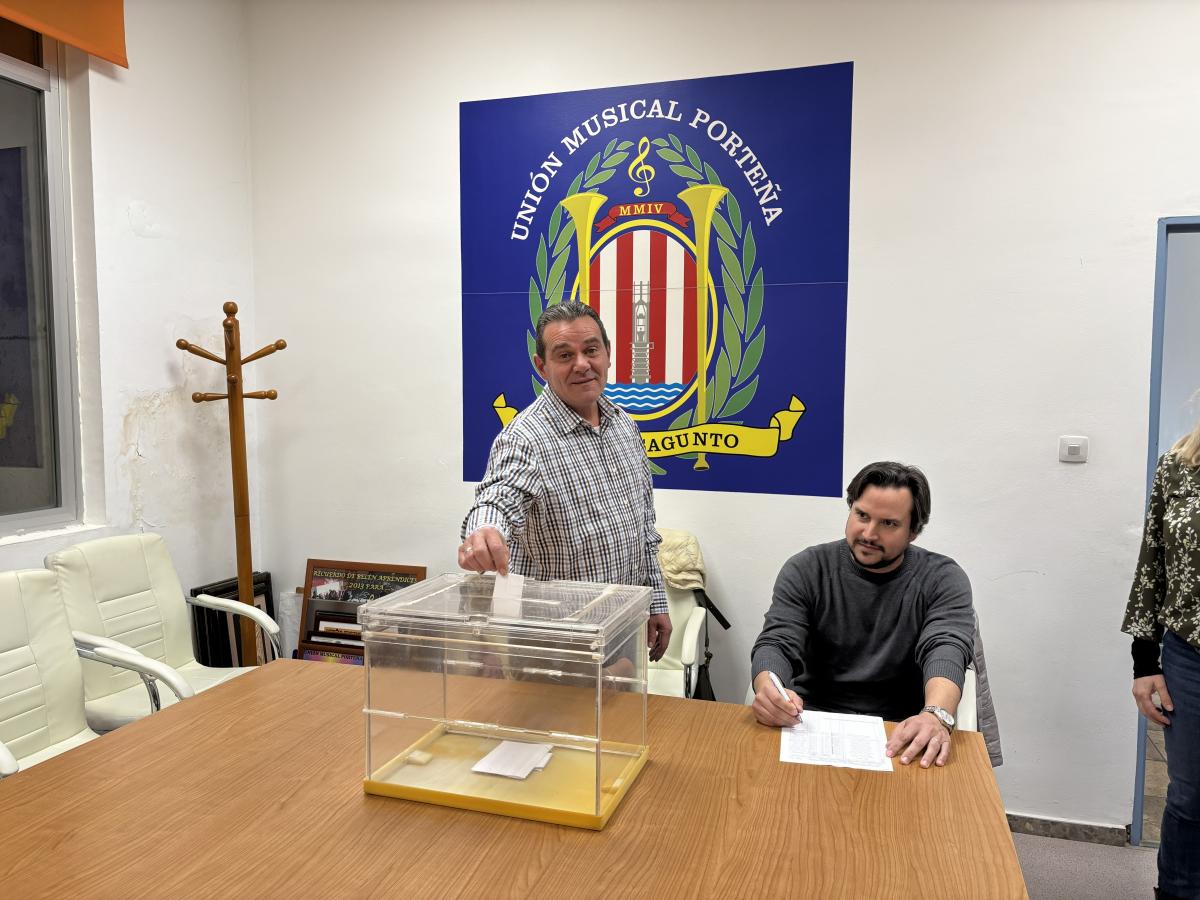 Moment en el qual diposita el vot el candidat electe