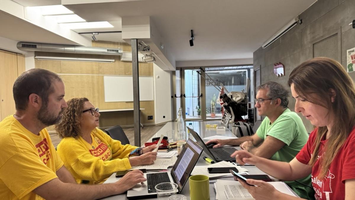 Valorant els diferents textos enviats per Conselleria
