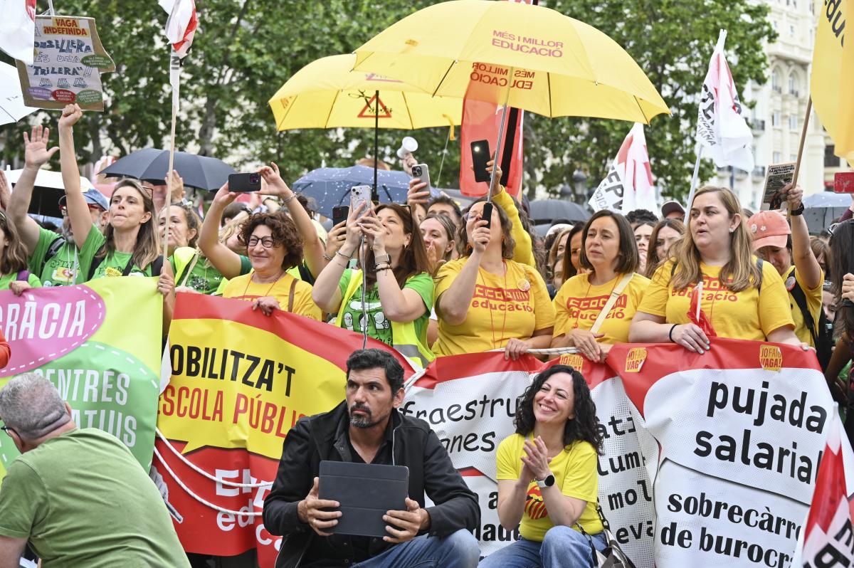 Manifestació vaga educativa maig 2026